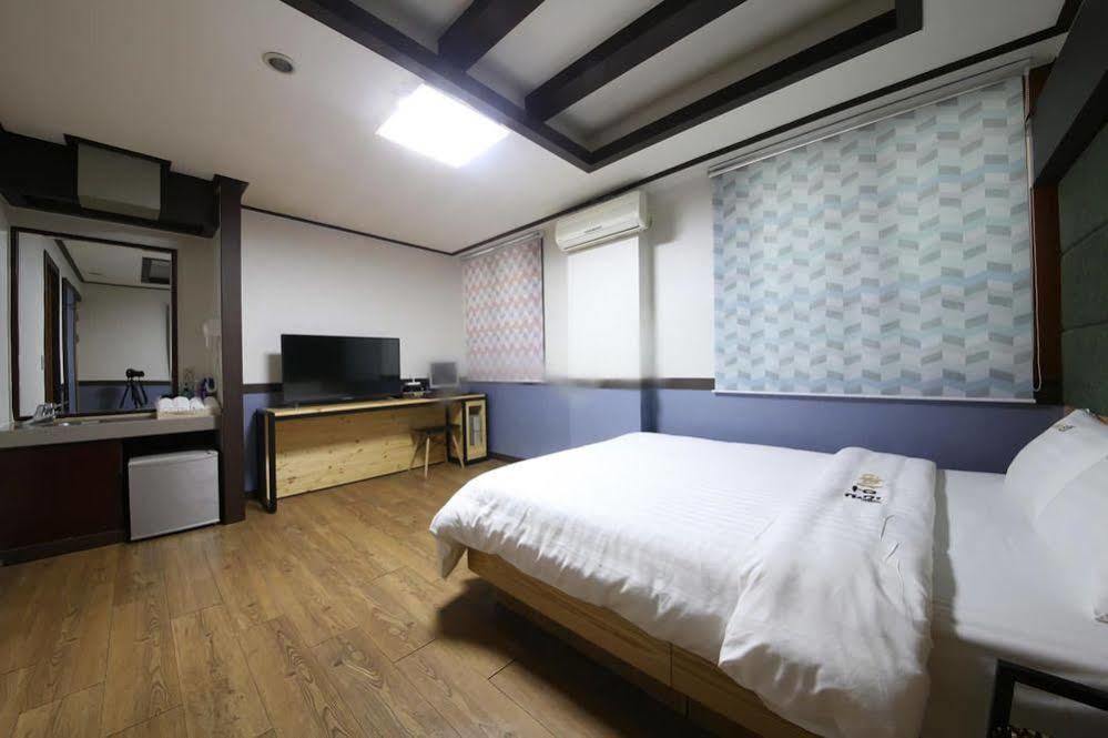 Theme Motel Mokpo Exterior foto